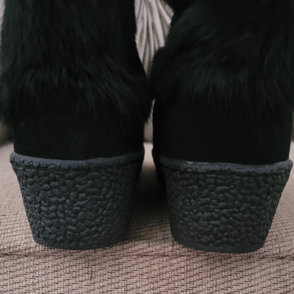 BEARPAW GENUINE SHEEPSKIN SUEDE RABBIT FUR WEDGE BOOTS